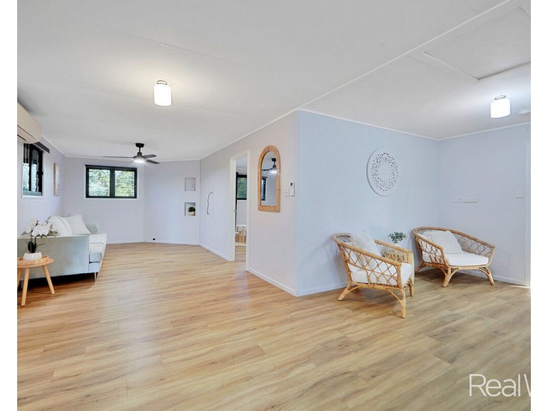 8 Rickards Road, Kolonga QLD 4671