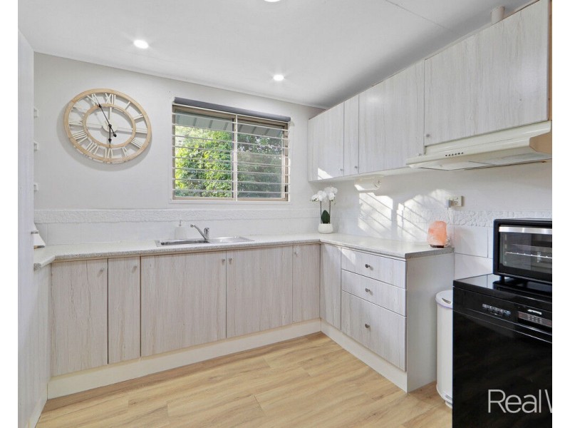 8 Rickards Road, Kolonga QLD 4671