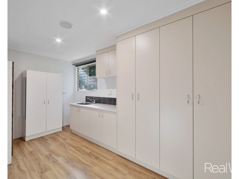 8 Rickards Road, Kolonga QLD 4671