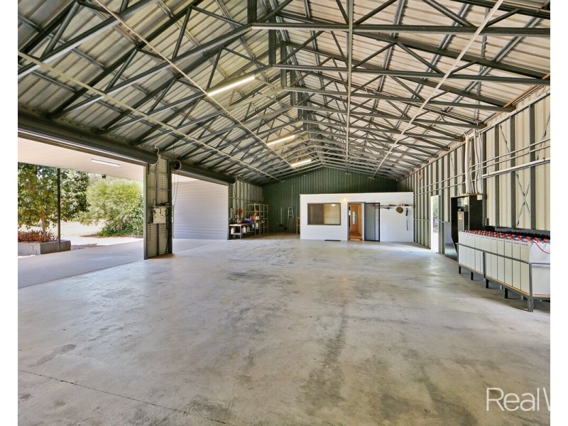 8 Rickards Road, Kolonga QLD 4671