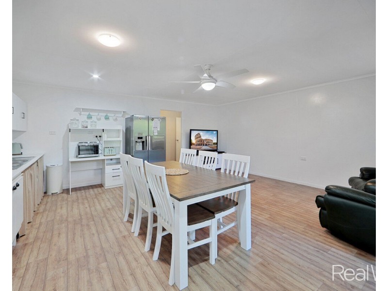 8 Rickards Road, Kolonga QLD 4671