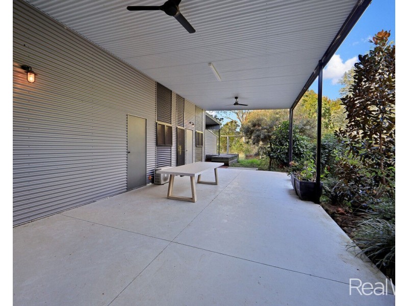 8 Rickards Road, Kolonga QLD 4671