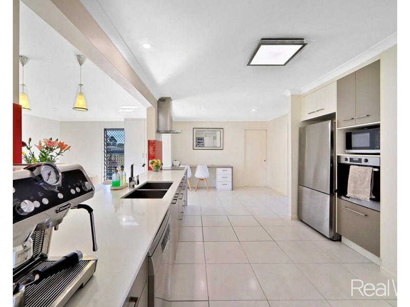 65 Parklands Drive, Branyan QLD 4670