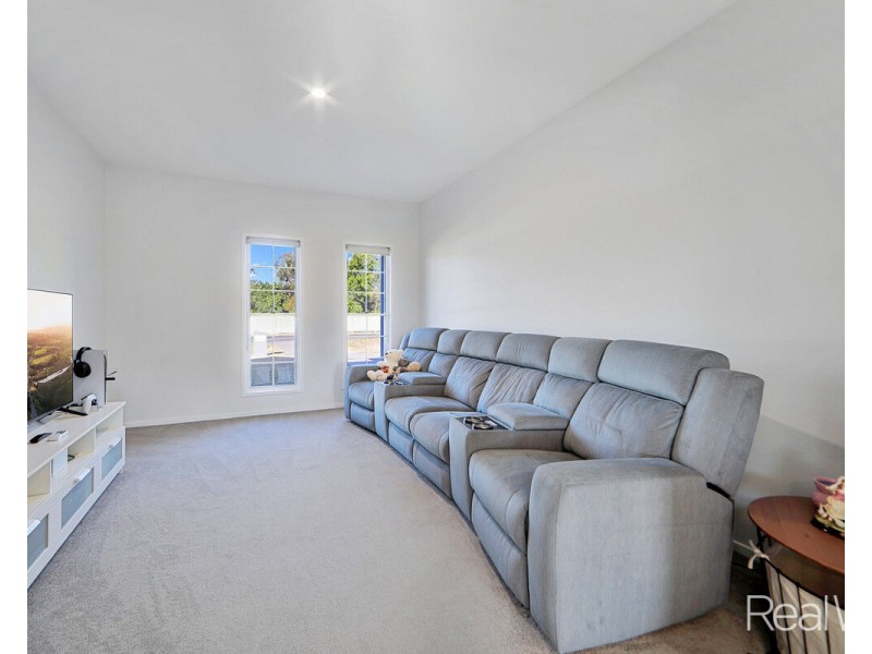 49 Workmans Road, Sharon QLD 4670