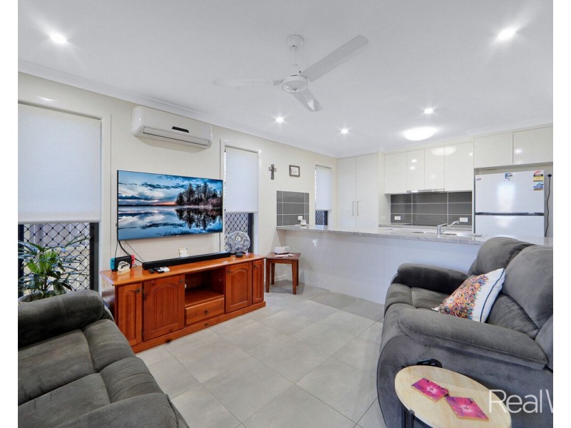 2/1 Alison Drive, Kalkie QLD 4670