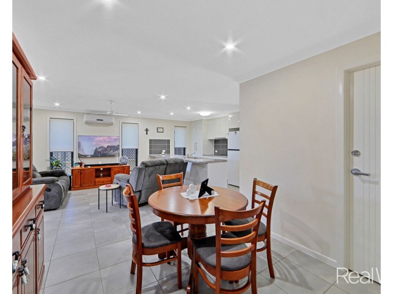 2/1 Alison Drive, Kalkie QLD 4670
