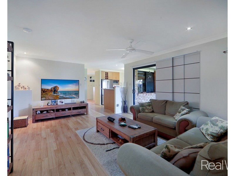 33 Maike Street, Kalkie QLD 4670