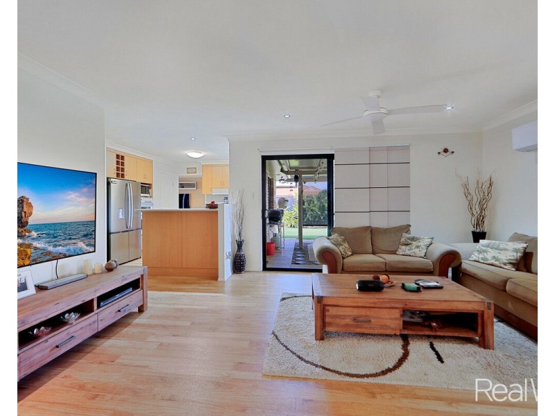 33 Maike Street, Kalkie QLD 4670