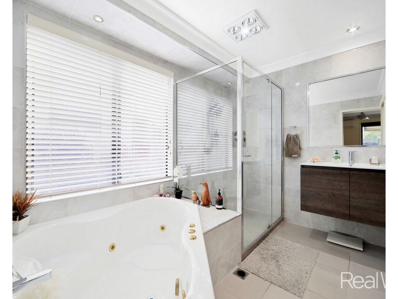 33 Maike Street, Kalkie QLD 4670