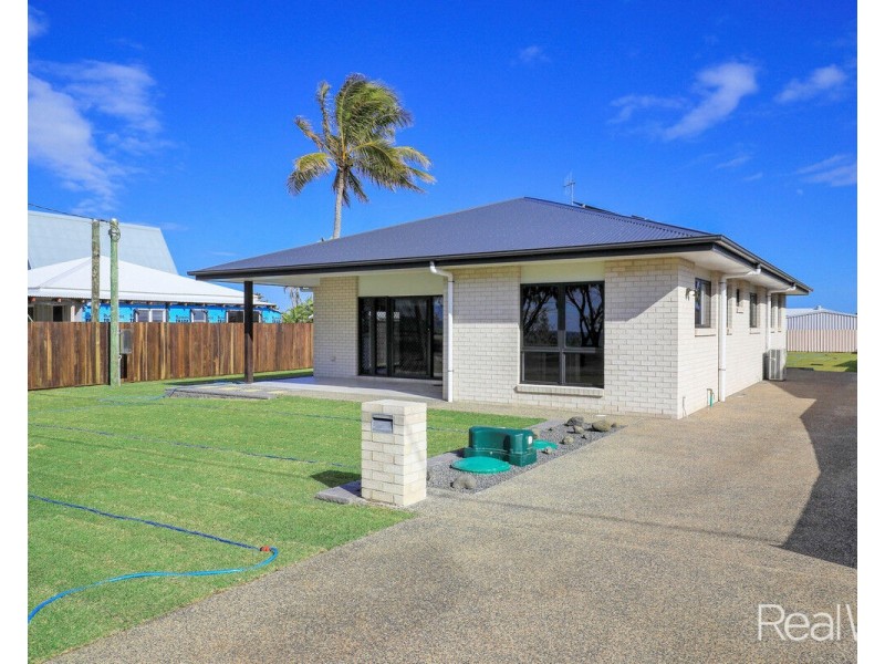 16 Esplanade, Elliott Heads QLD 4670