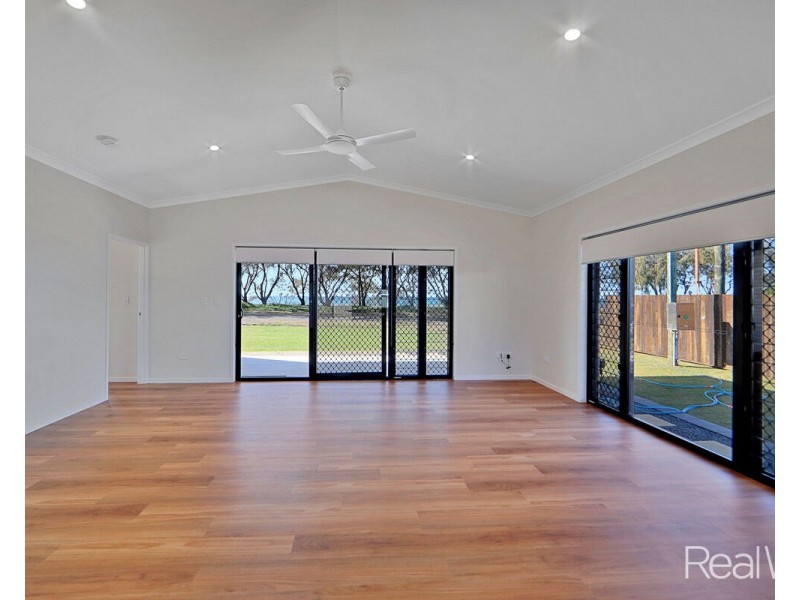 16 Esplanade, Elliott Heads QLD 4670