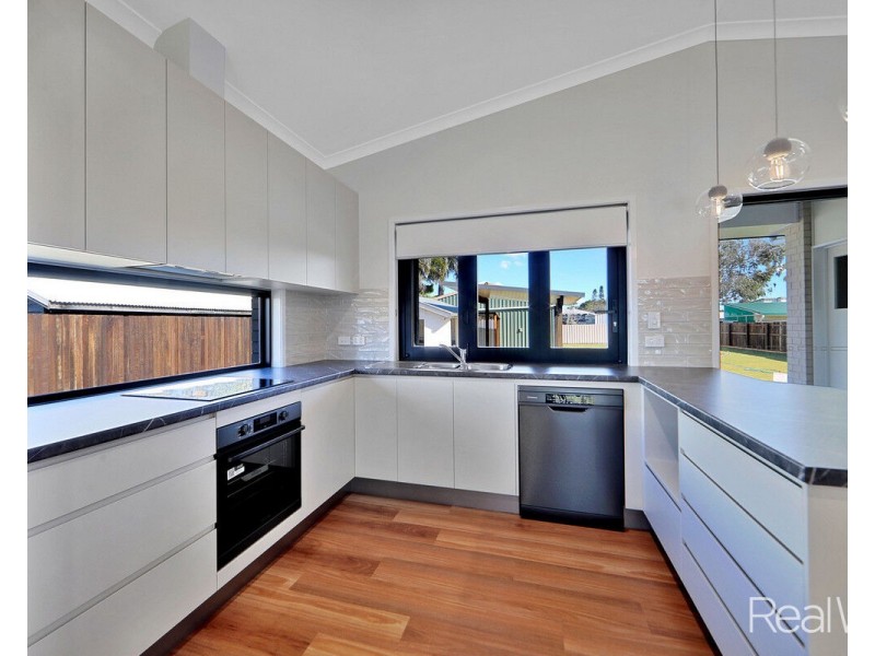 16 Esplanade, Elliott Heads QLD 4670