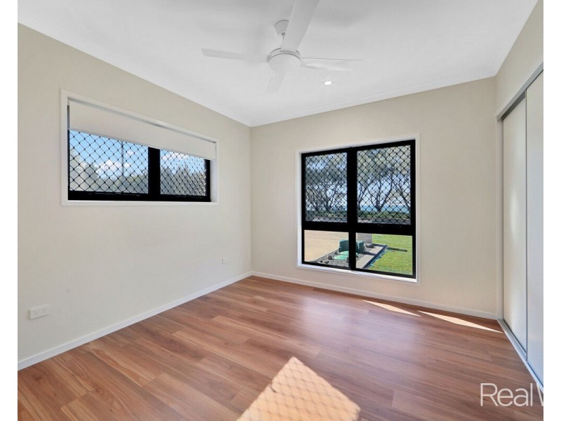 16 Esplanade, Elliott Heads QLD 4670