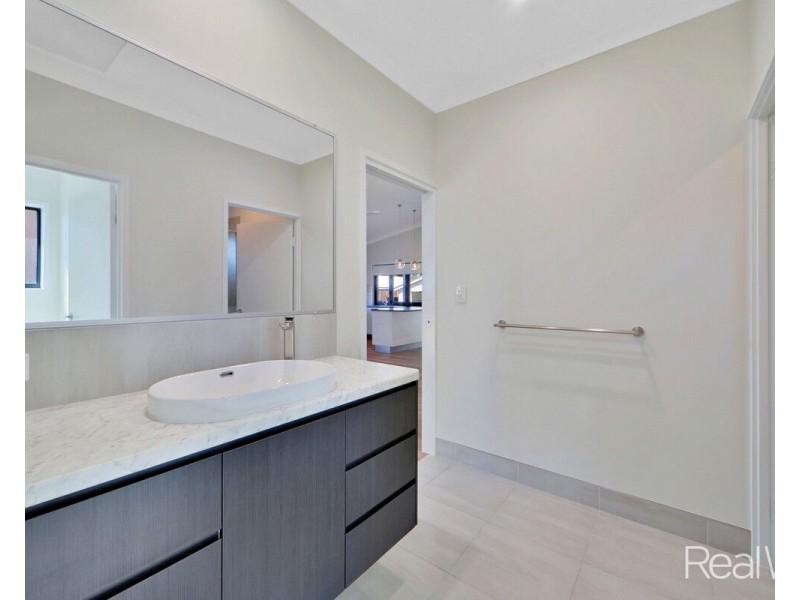 16 Esplanade, Elliott Heads QLD 4670