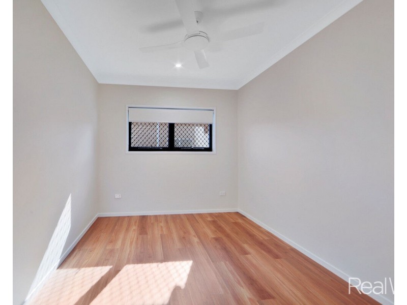 16 Esplanade, Elliott Heads QLD 4670