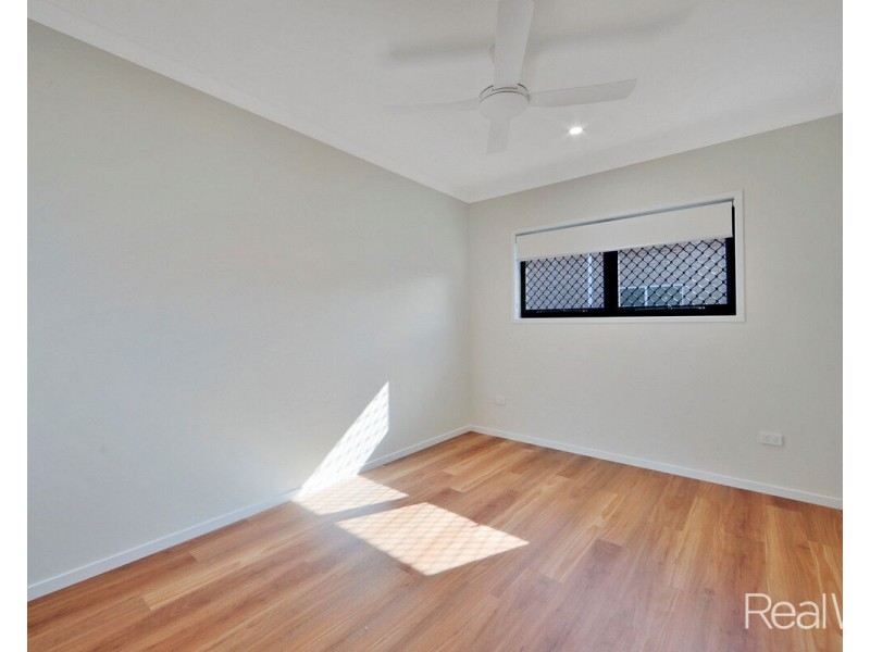 16 Esplanade, Elliott Heads QLD 4670