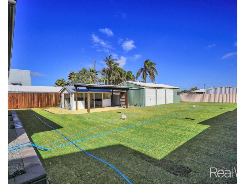 16 Esplanade, Elliott Heads QLD 4670