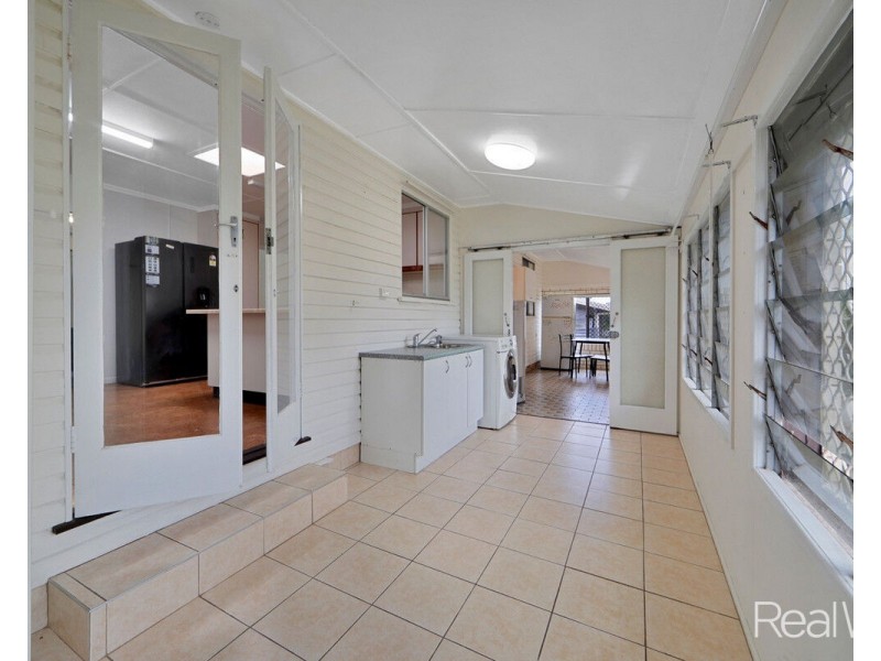 6 Thorburn Street, Svensson Heights QLD 4670