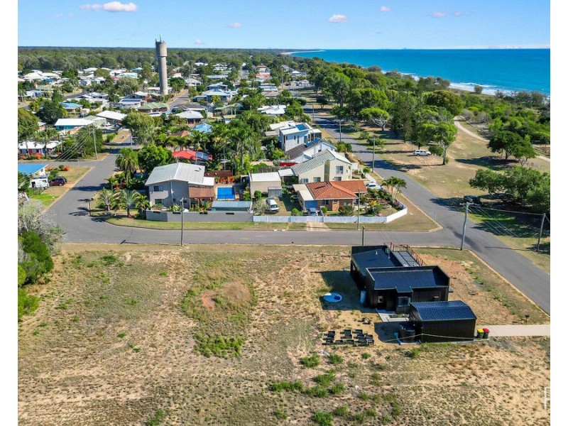 3 Tea Tree Court, Moore Park Beach QLD 4670