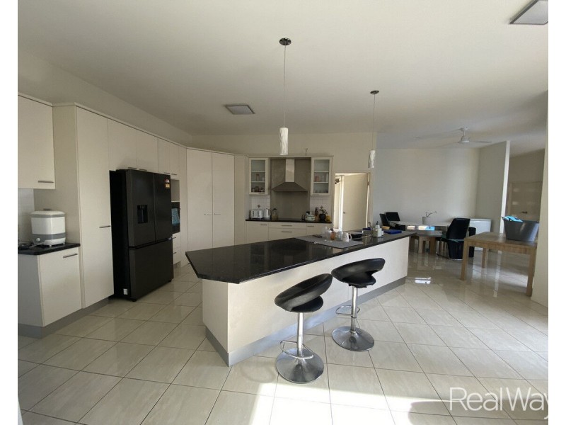 44 Chancellor Drive, Avenell Heights QLD 4670