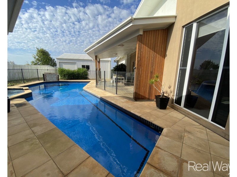 44 Chancellor Drive, Avenell Heights QLD 4670