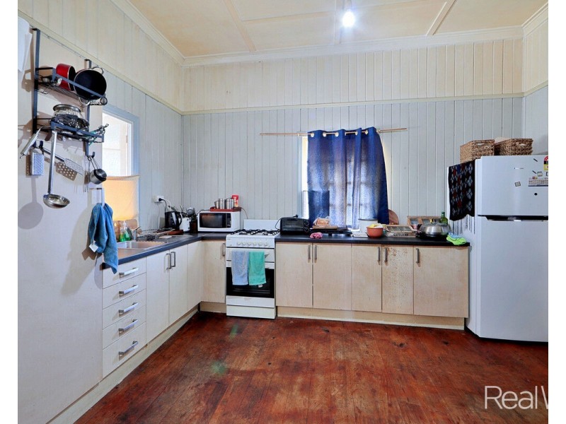 34 High Street, Walkervale QLD 4670