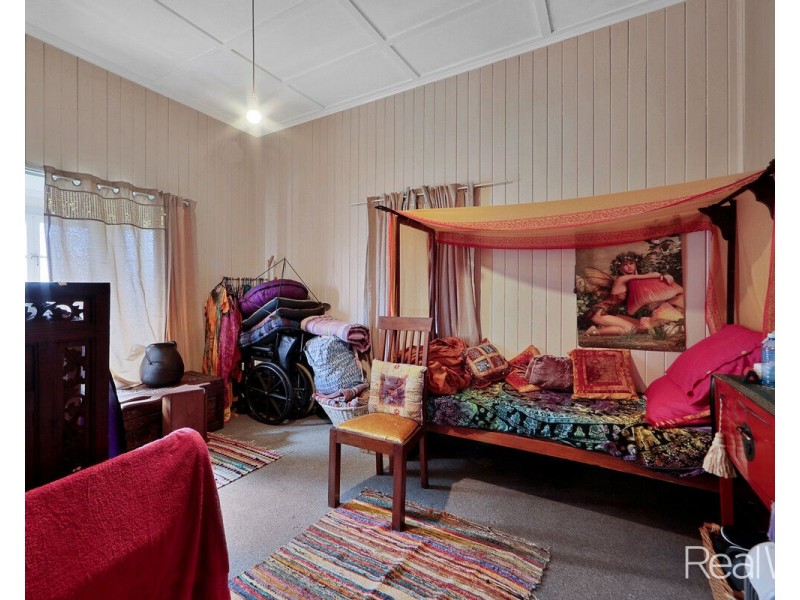 34 High Street, Walkervale QLD 4670
