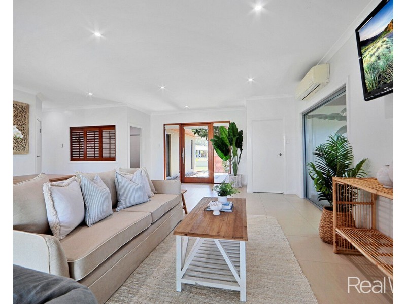 9 Freshwater Drive, Branyan QLD 4670