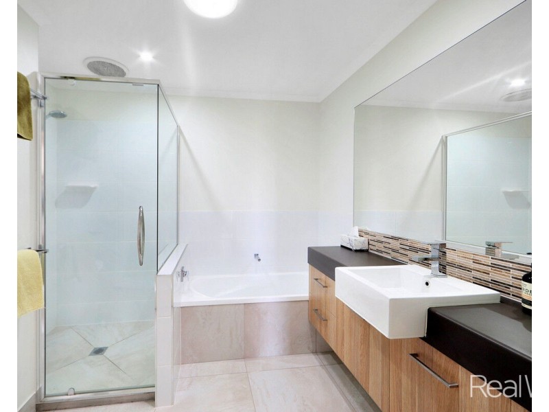 2/27 Holland Street, Bargara QLD 4670