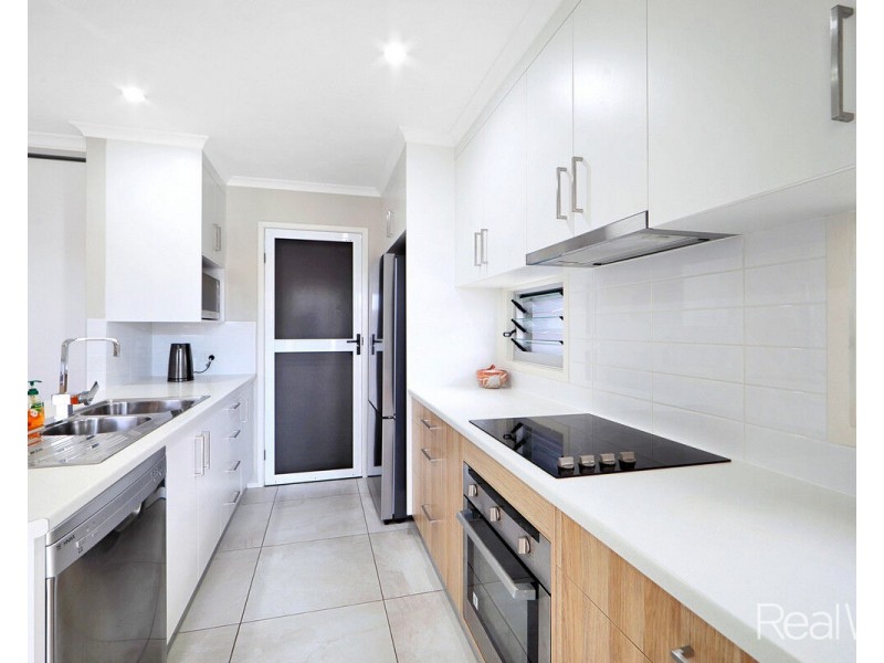 2/27 Holland Street, Bargara QLD 4670