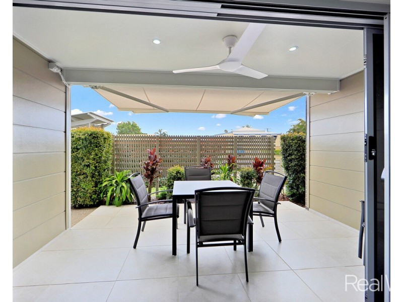 2/27 Holland Street, Bargara QLD 4670