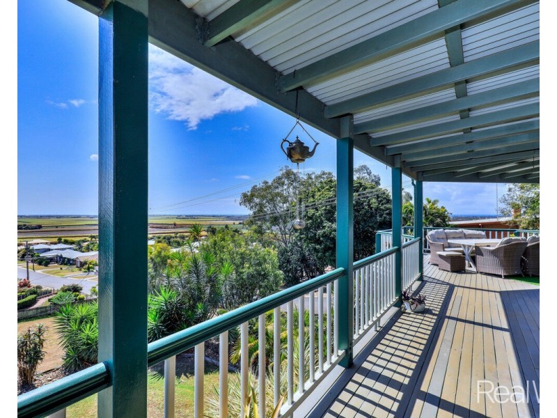 1 Hilltop Avenue, Qunaba QLD 4670