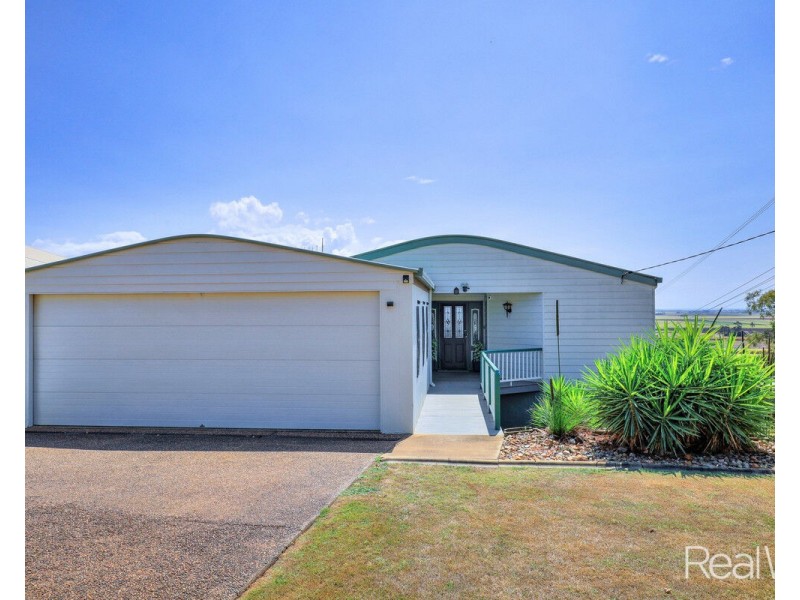 1 Hilltop Avenue, Qunaba QLD 4670