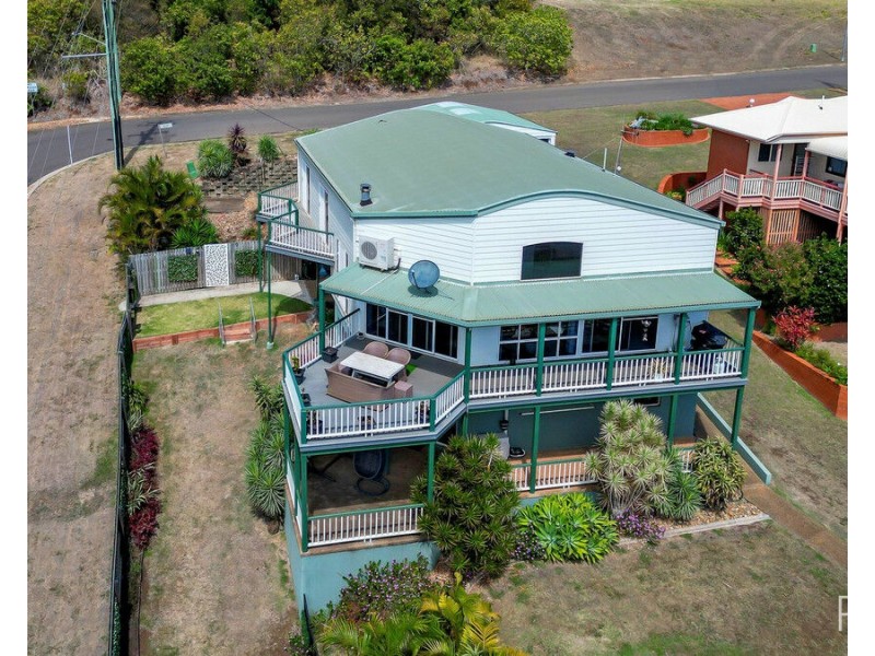 1 Hilltop Avenue, Qunaba QLD 4670