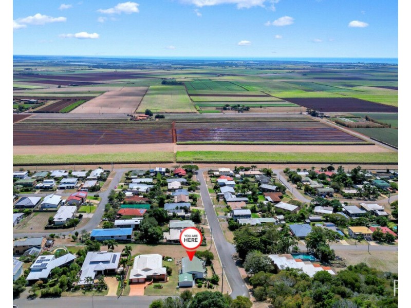 1 Hilltop Avenue, Qunaba QLD 4670