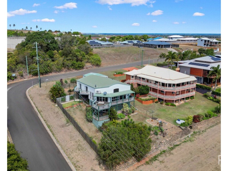 1 Hilltop Avenue, Qunaba QLD 4670