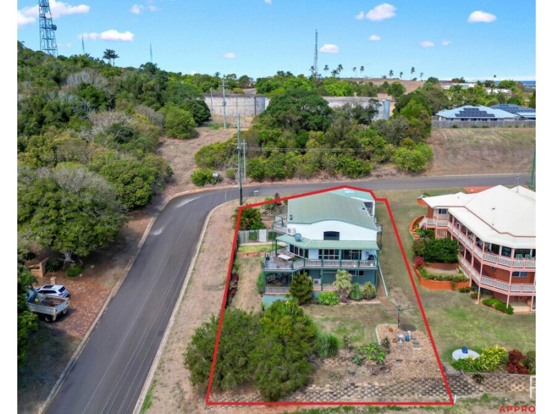 1 Hilltop Avenue, Qunaba QLD 4670