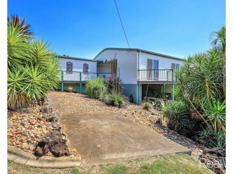 1 Hilltop Avenue, Qunaba QLD 4670