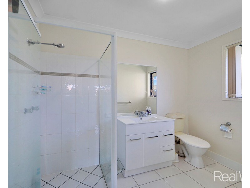8 Hopton Place, Bundaberg North QLD 4670