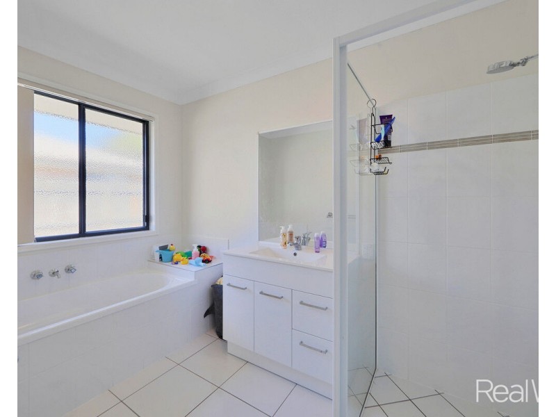 8 Hopton Place, Bundaberg North QLD 4670