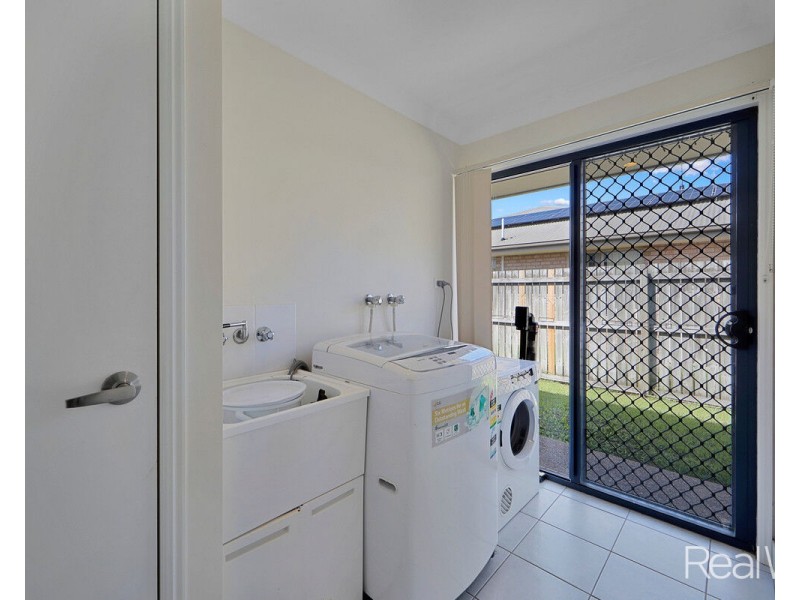 8 Hopton Place, Bundaberg North QLD 4670