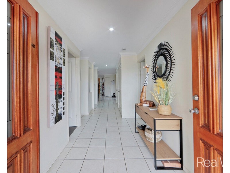 40 Lakeview Drive, Bundaberg North QLD 4670