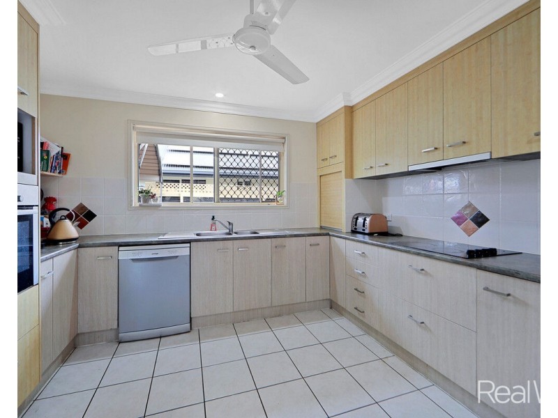 40 Lakeview Drive, Bundaberg North QLD 4670