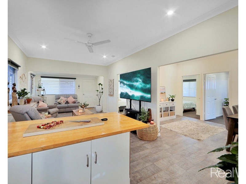 10 Brand Street, Walkervale QLD 4670