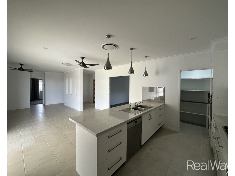 26 Mountney Street, Avoca QLD 4670