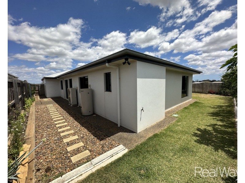 26 Mountney Street, Avoca QLD 4670