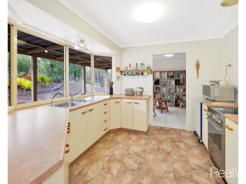 4 De Ville Court, South Bingera QLD 4670