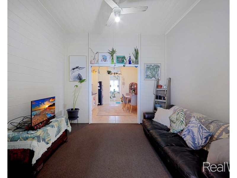 1/2 Crawford Street, Walkervale QLD 4670