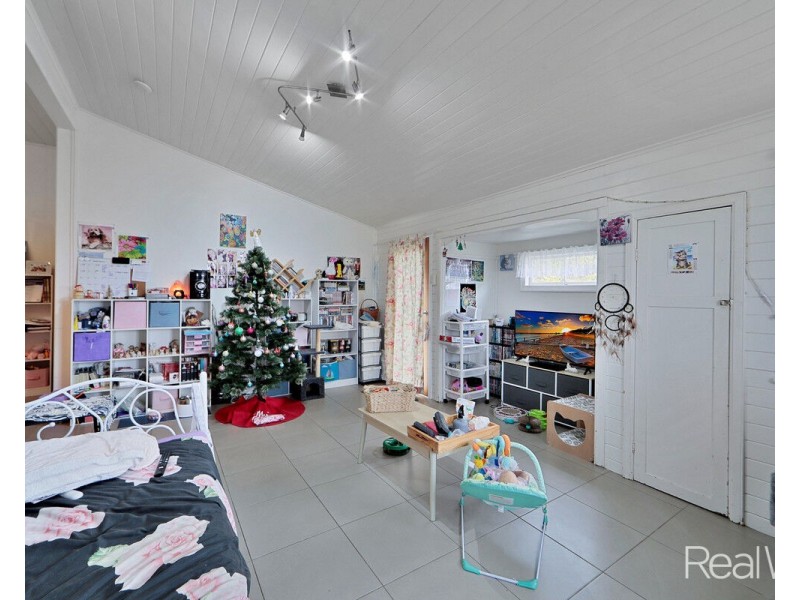 1/2 Crawford Street, Walkervale QLD 4670