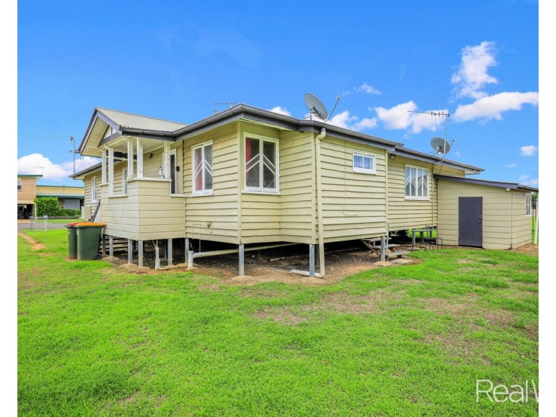 1/2 Crawford Street, Walkervale QLD 4670